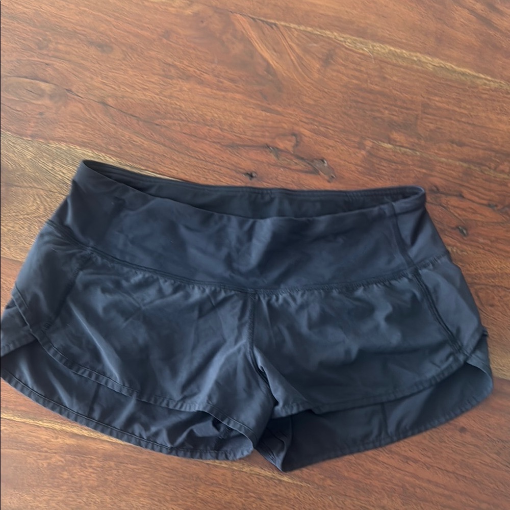 Rare Lululemon Black Shorts Moisture-Wicking Performance w Moisture Lock Pocket